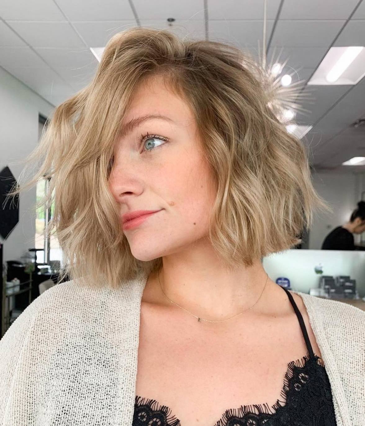 Blunt Wavy Bob with Layers